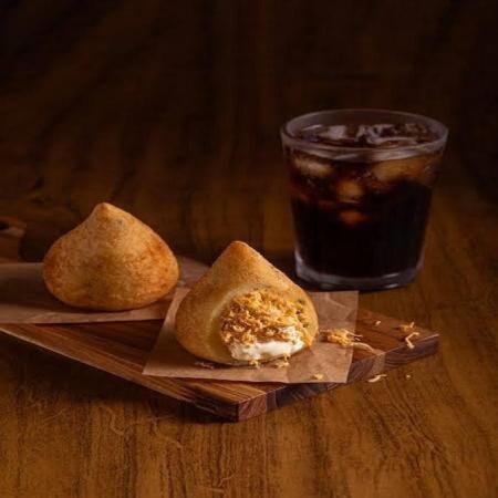 2 COXINHAS + COPO DE REFRIGERANTE 200ML